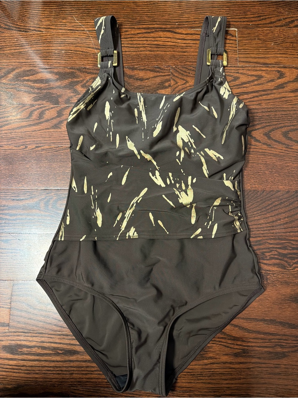 SILHOUETTE SOLUTION
CHOCOLATE BROWN & GOLD
ONE PIECE SWIM SUIT SIZE 8D